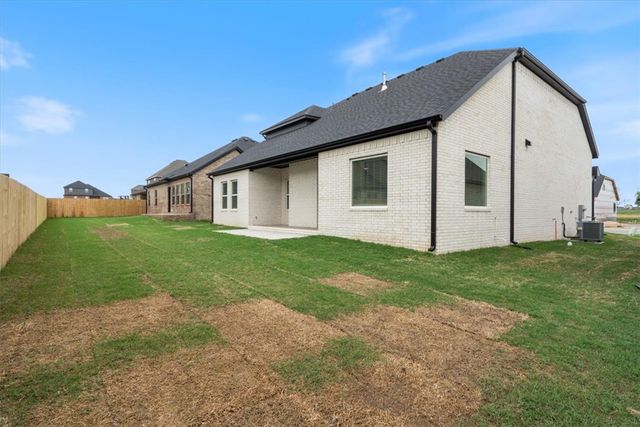 6907 SW Orange Avenue, Bentonville, AR 72713