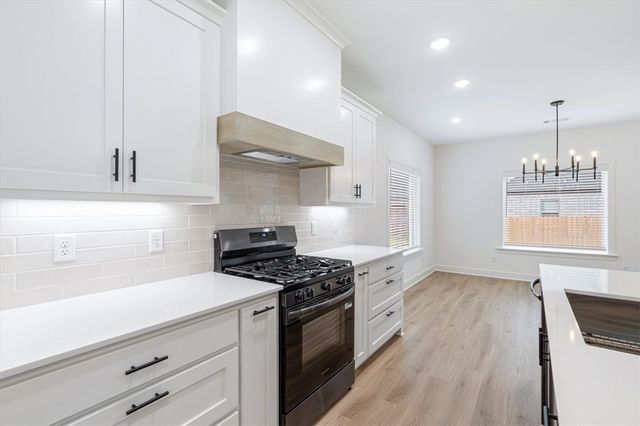 6907 SW Orange Avenue, Bentonville, AR 72713