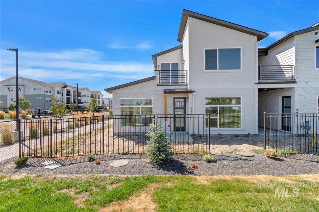 712 S Calhoun Ln, Star, ID 83669