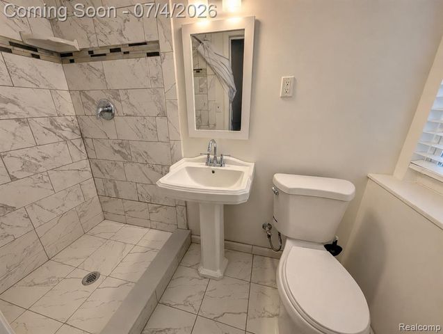 20552 Huntington Avenue, Harper Woods, MI 48225