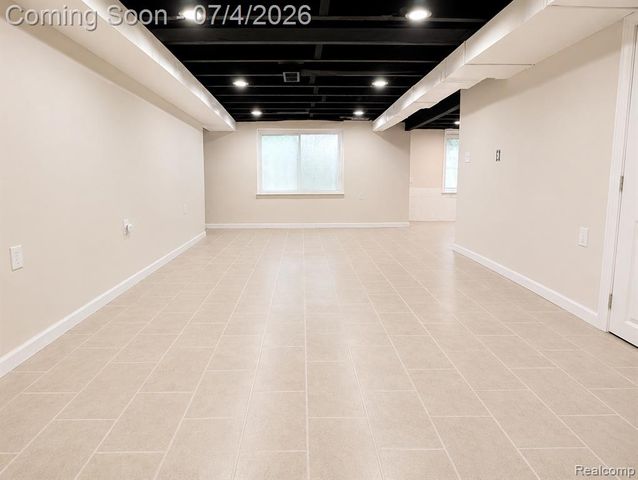 20552 Huntington Avenue, Harper Woods, MI 48225