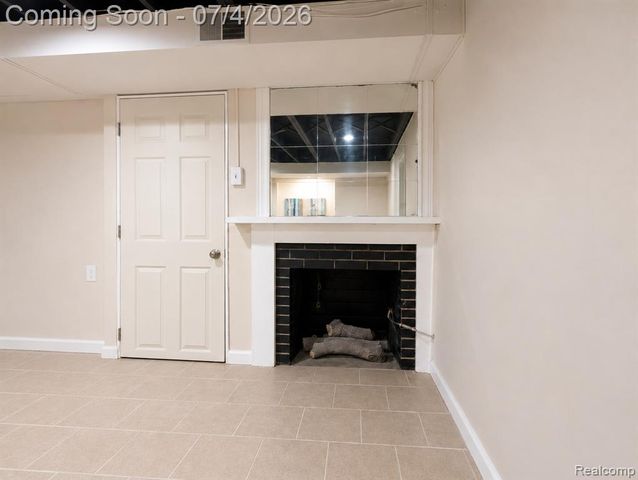 20552 Huntington Avenue, Harper Woods, MI 48225