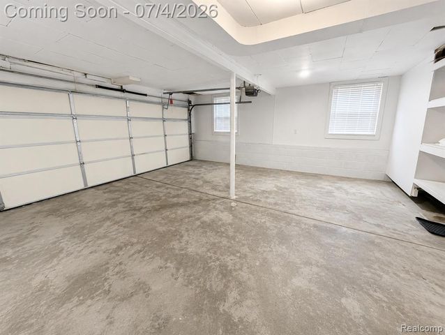 20552 Huntington Avenue, Harper Woods, MI 48225