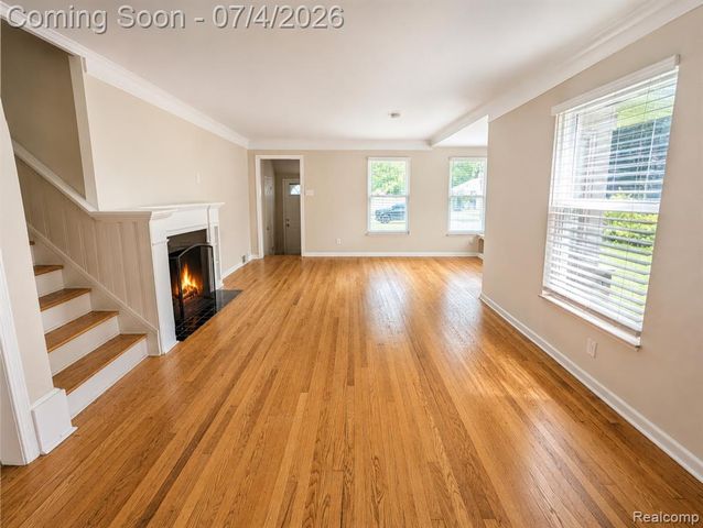20552 Huntington Avenue, Harper Woods, MI 48225
