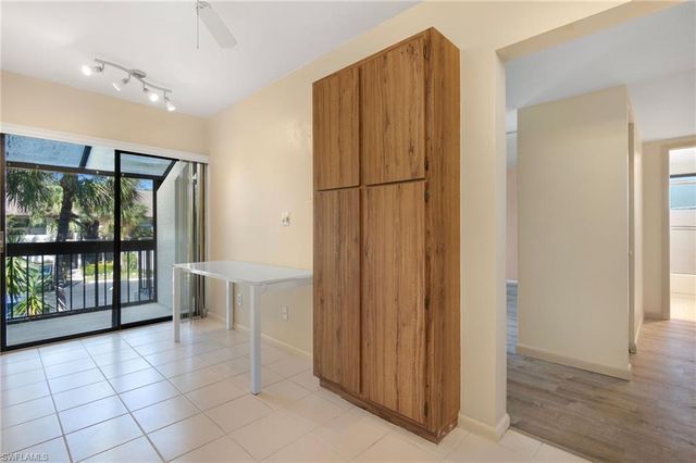 1814 Kings Lake BLVD # 201, Naples, FL 34112