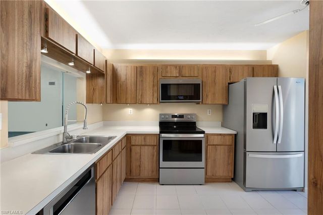 1814 Kings Lake BLVD # 201, Naples, FL 34112