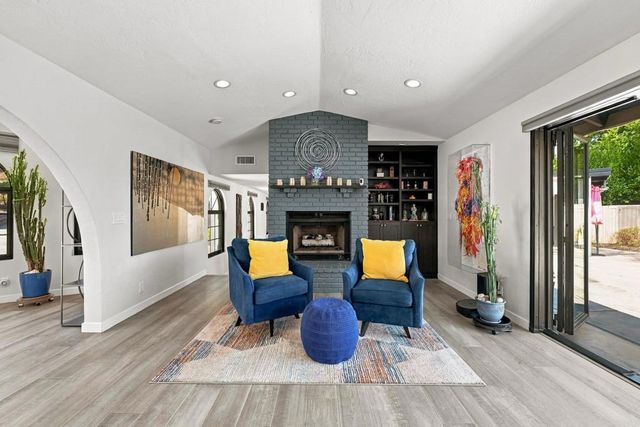 15647 Calistoga Dr, Ramona, CA 92065