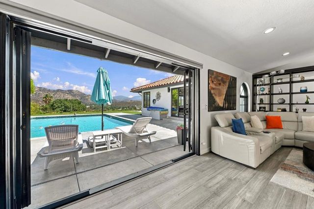 15647 Calistoga Dr, Ramona, CA 92065