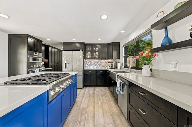 15647 Calistoga Dr, Ramona, CA 92065