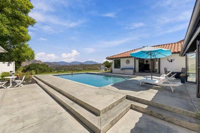 15647 Calistoga Dr, Ramona, CA 92065