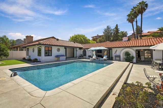 15647 Calistoga Dr, Ramona, CA 92065