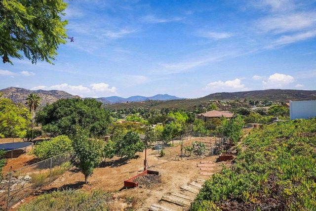15647 Calistoga Dr, Ramona, CA 92065