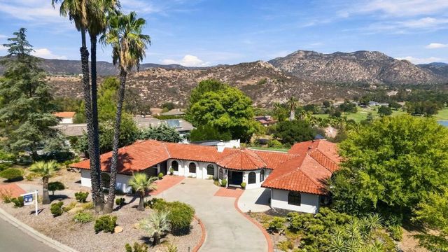 15647 Calistoga Dr, Ramona, CA 92065