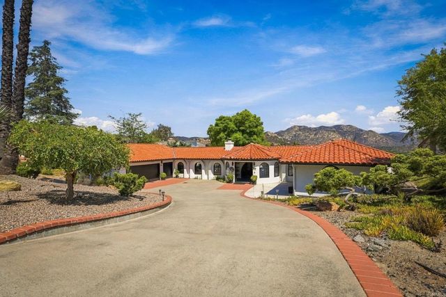 15647 Calistoga Dr, Ramona, CA 92065