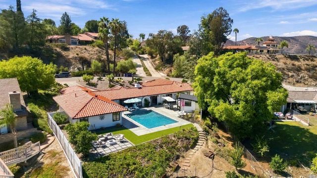 15647 Calistoga Dr, Ramona, CA 92065