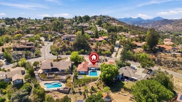 15647 Calistoga Dr, Ramona, CA 92065