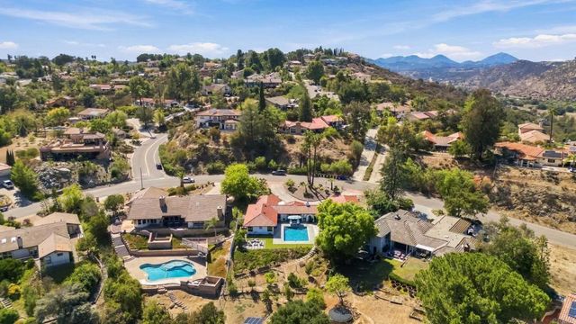 15647 Calistoga Dr, Ramona, CA 92065