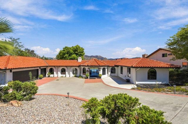 15647 Calistoga Dr, Ramona, CA 92065
