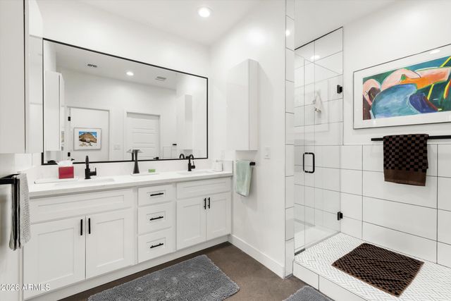 2922 E BLANCHE Drive, Phoenix, AZ 85032