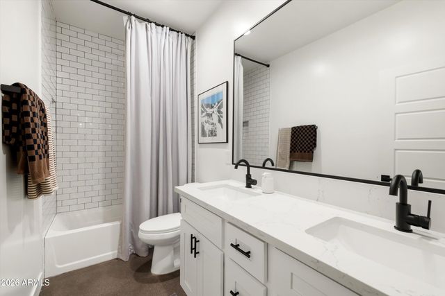 2922 E BLANCHE Drive, Phoenix, AZ 85032