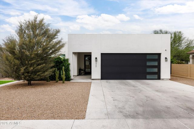 2922 E BLANCHE Drive, Phoenix, AZ 85032