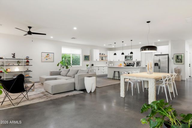 2922 E BLANCHE Drive, Phoenix, AZ 85032