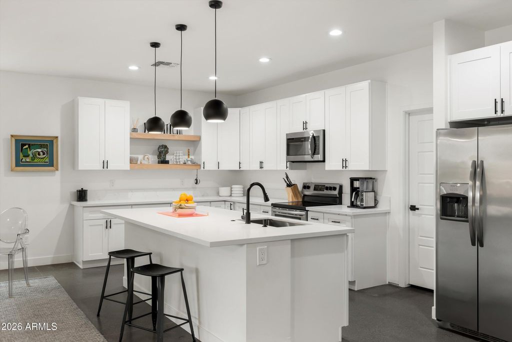 2922 E BLANCHE Drive, Phoenix, AZ 85032