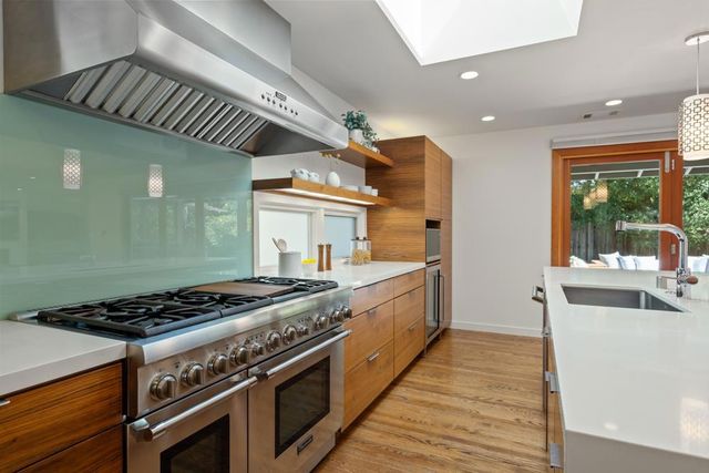 25 Sharon Court, Menlo Park, CA 94025