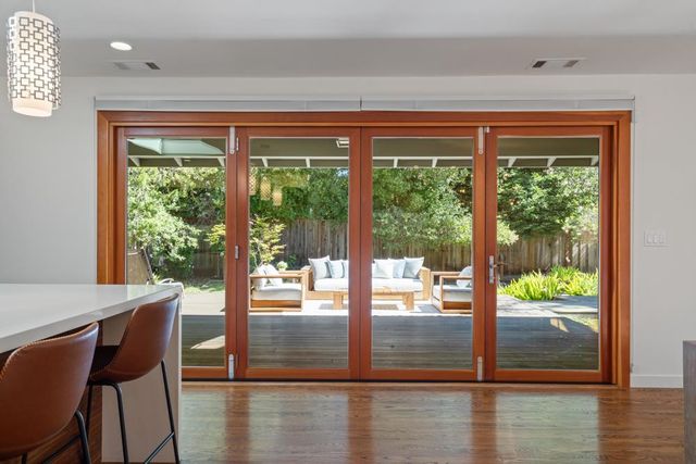 25 Sharon Court, Menlo Park, CA 94025