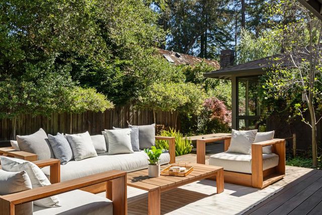 25 Sharon Court, Menlo Park, CA 94025