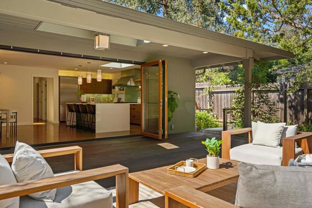 25 Sharon Court, Menlo Park, CA 94025