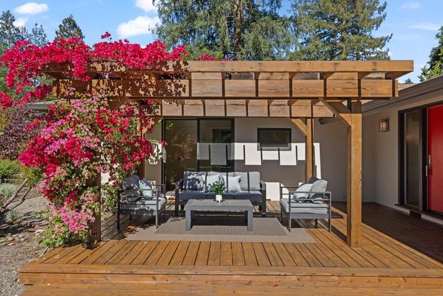 25 Sharon Court, Menlo Park, CA 94025