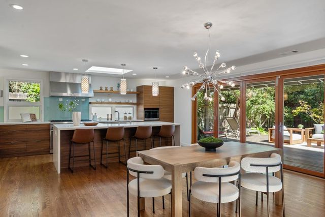 25 Sharon Court, Menlo Park, CA 94025