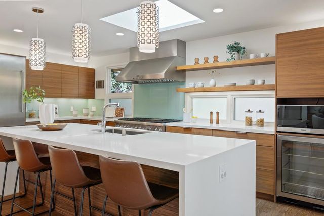 25 Sharon Court, Menlo Park, CA 94025