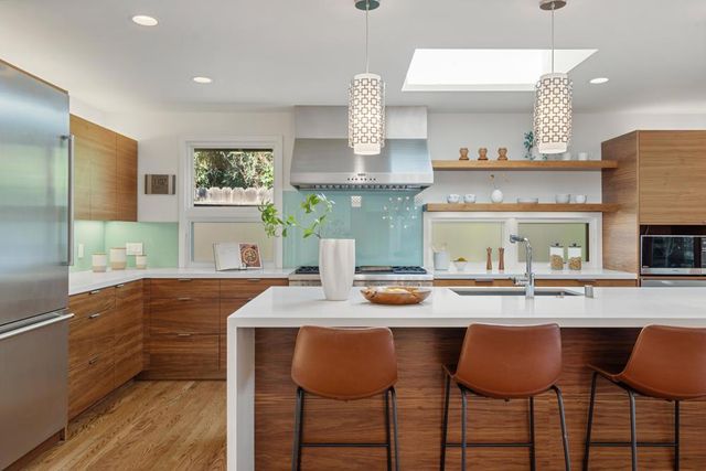 25 Sharon Court, Menlo Park, CA 94025