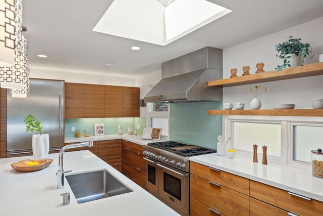 25 Sharon Court, Menlo Park, CA 94025