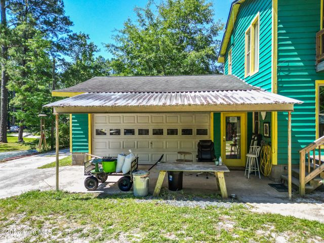 1205 Shelter Creek Drive, Burgaw, NC 28425