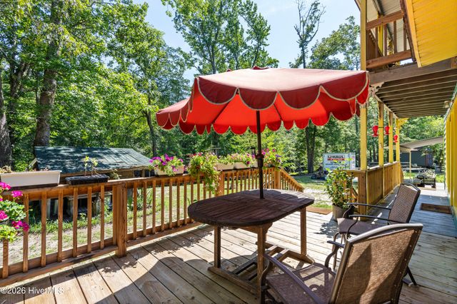 1205 Shelter Creek Drive, Burgaw, NC 28425