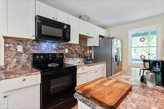 1205 Shelter Creek Drive, Burgaw, NC 28425