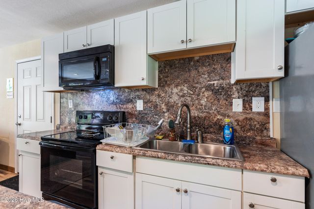 1205 Shelter Creek Drive, Burgaw, NC 28425