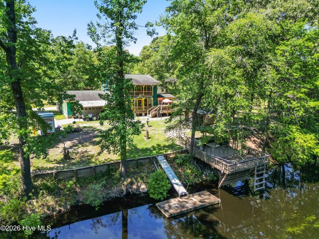 1205 Shelter Creek Drive, Burgaw, NC 28425