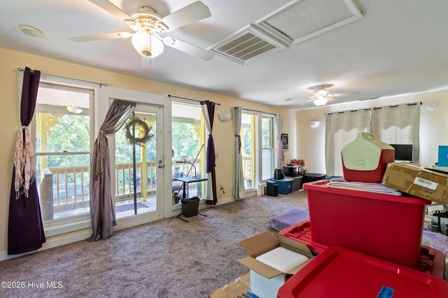 1205 Shelter Creek Drive, Burgaw, NC 28425