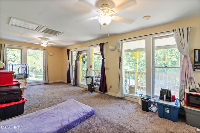 1205 Shelter Creek Drive, Burgaw, NC 28425