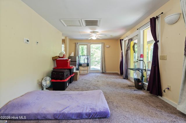 1205 Shelter Creek Drive, Burgaw, NC 28425