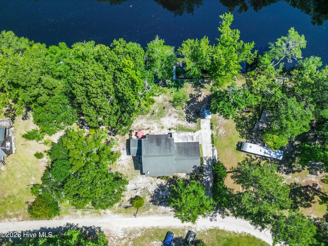 1205 Shelter Creek Drive, Burgaw, NC 28425