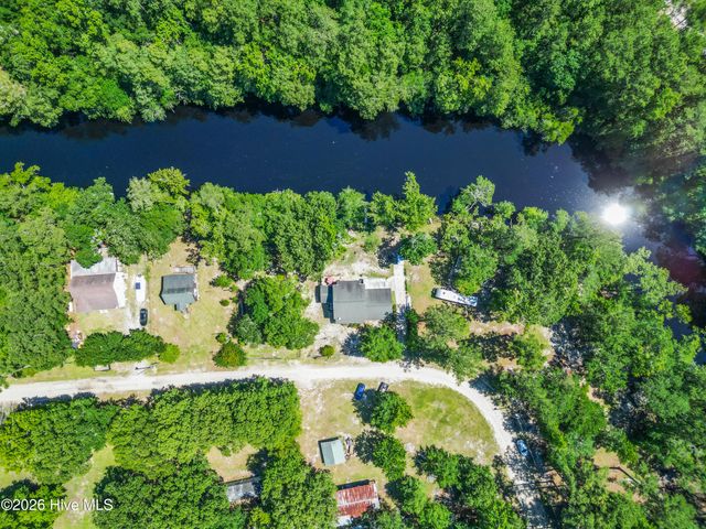 1205 Shelter Creek Drive, Burgaw, NC 28425