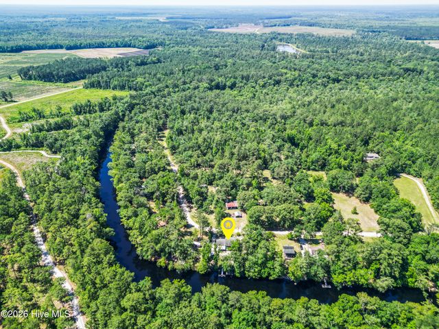 1205 Shelter Creek Drive, Burgaw, NC 28425