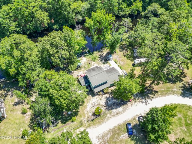 1205 Shelter Creek Drive, Burgaw, NC 28425