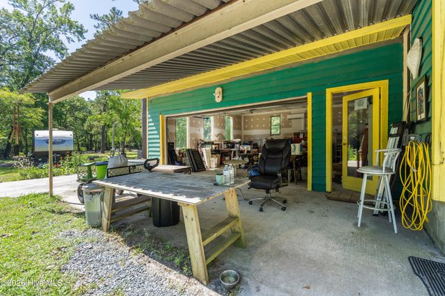 1205 Shelter Creek Drive, Burgaw, NC 28425