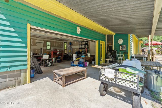 1205 Shelter Creek Drive, Burgaw, NC 28425